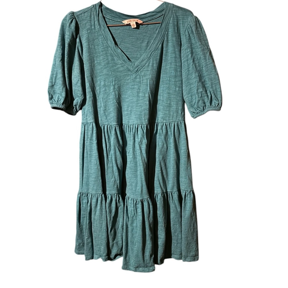 Size small 
Stretches